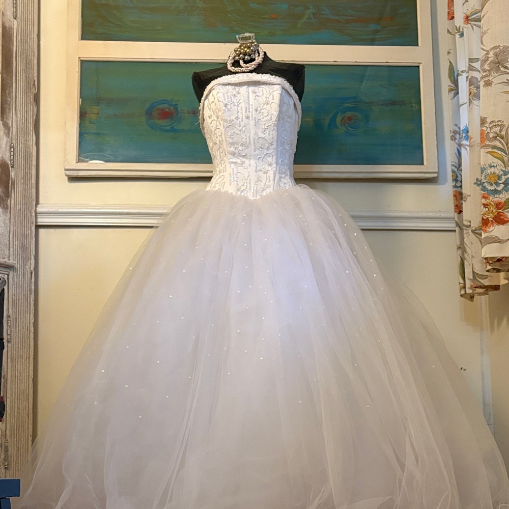 Michelangelo , David Bridal wedding dress